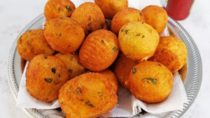 Como Fazer Bolinho De Mandioca Simples E Fácil