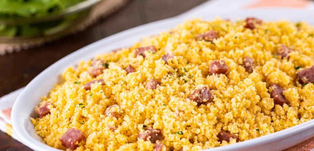 Farofa de Cuscuz com Bacon: Receita Fácil e Cheia de Sabor